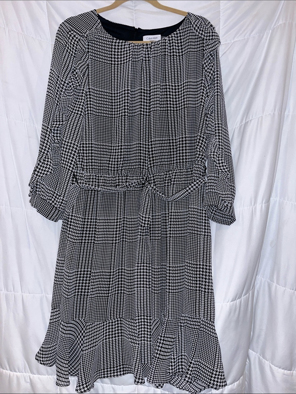 Calvin Klein Black and White Ruffled Houndstooth Chiffon Dress Size 14